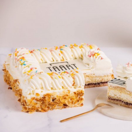 Feestelijke slagroomtaart 16 personen