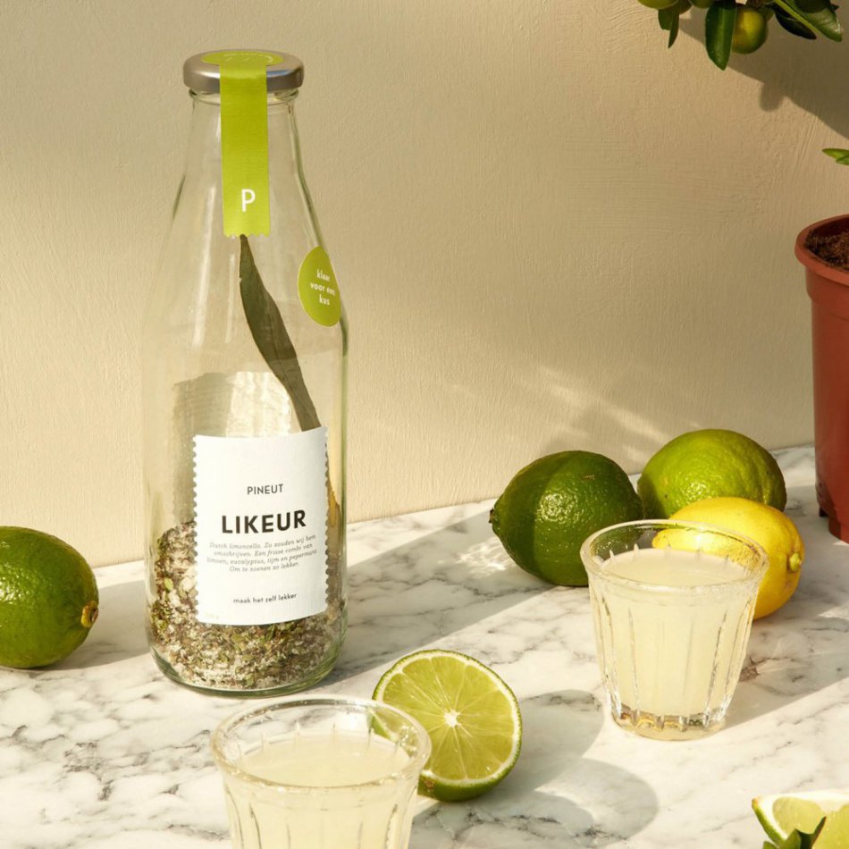 Pineut Klaar Voor Een Kus Fles